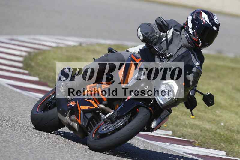 /01 02.04.2026 MAZ ADR/Gruppe rot/ohne